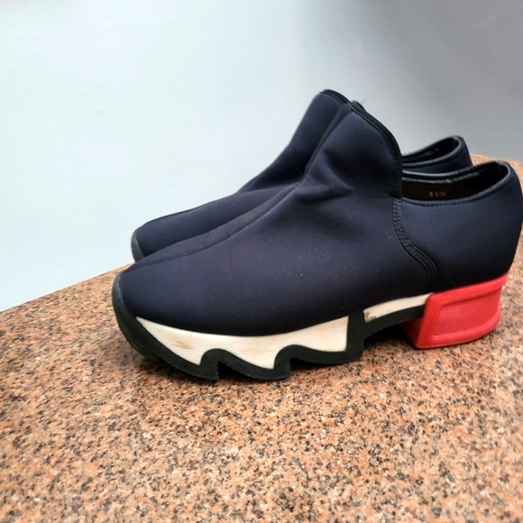 iRi WES I Black Red Low Top Sneaker - Picture 2 of 8